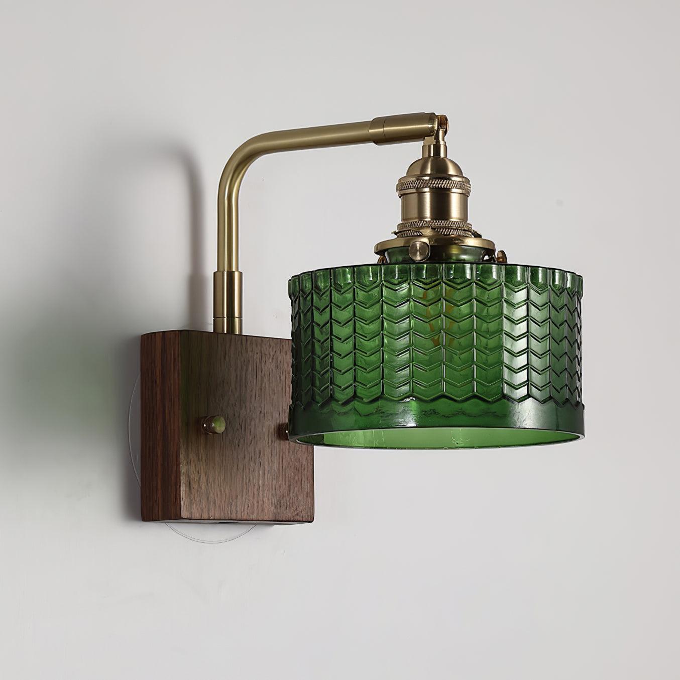 Elegante Groene Wandlamp met Houten Basis & Glazen Kap
