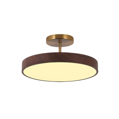 Fjell – Scandinavische Plafondlamp met Houtlook & Goudkleurig Montuur