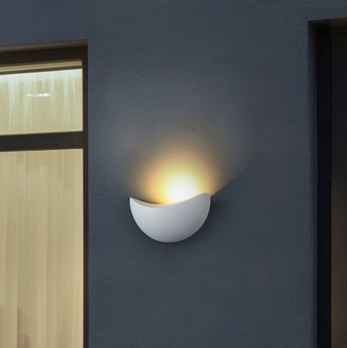 Kogi - Minimalistische halfronde LED-wandlamp van aluminium in wit en goud