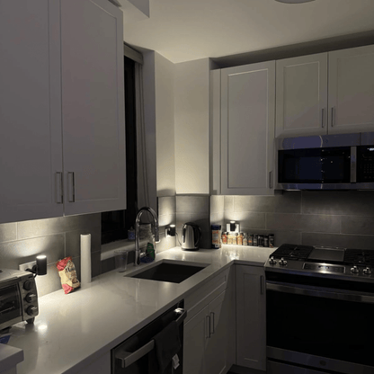 Eira – LED Stekkerlamp met Automatische Sensor & Dimbare Functie