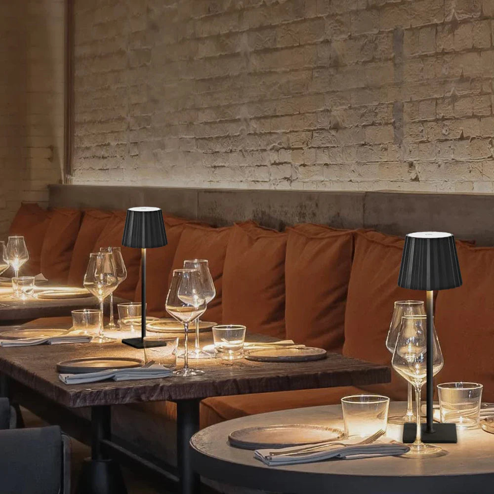 Mara – Oplaadbare Klassieke Tafellamp met Plissé Kap & Dimbare LED