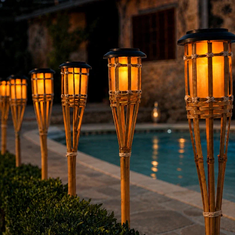 Solar Bamboe Tuinfakkel – Flikkerende LED Vlam Buitenlamp voor Tuin & Terras