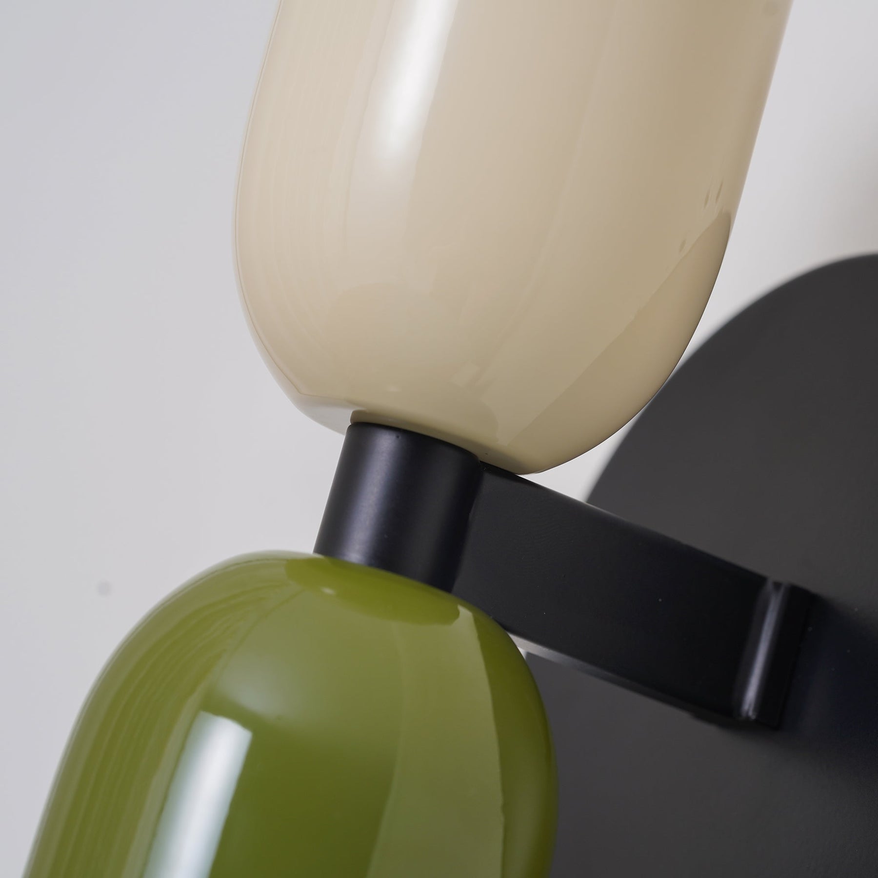 Moderne Dubbele Wandlamp voor Sfeervolle Verlichting in Huis