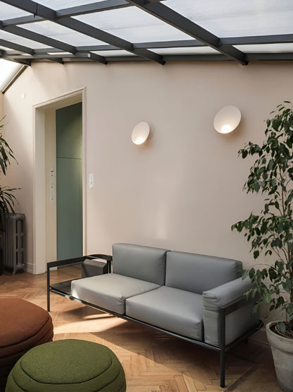 Kanso - Japandi wandlamp met melkglazen kap en houten details